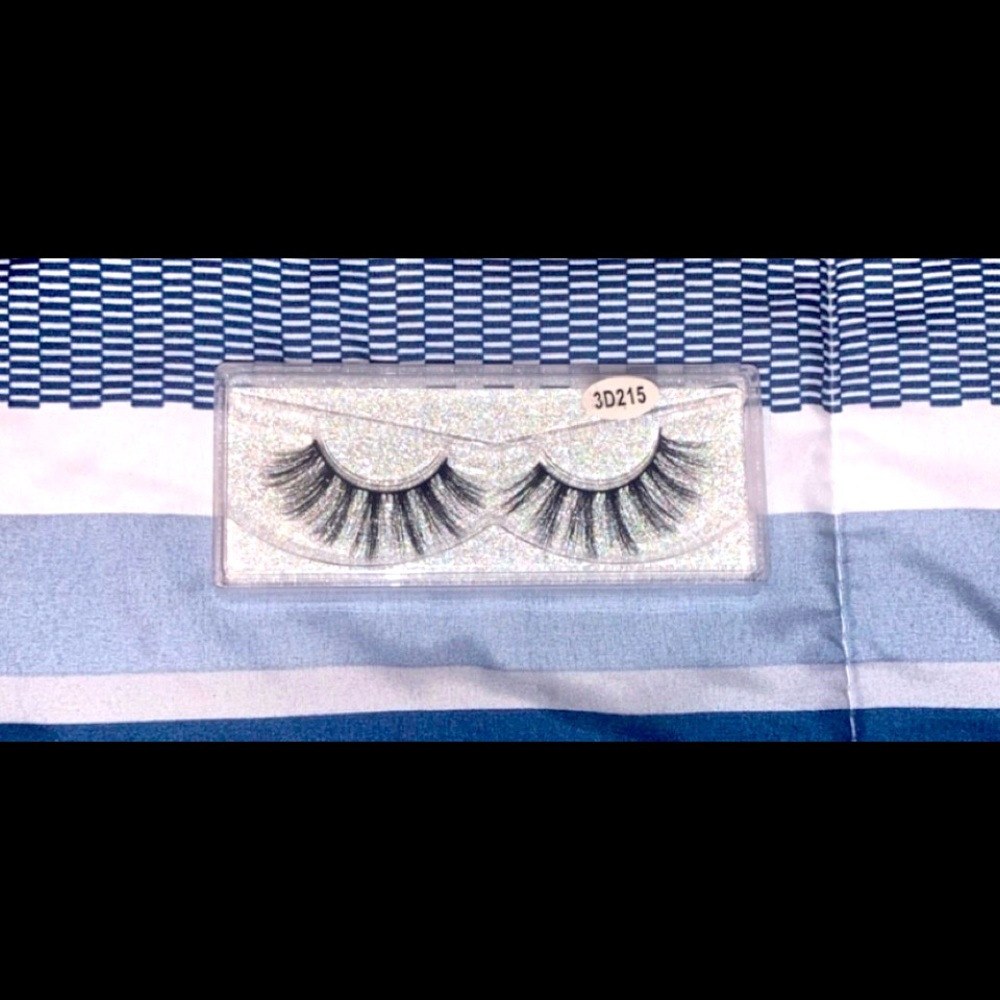 lashes (one set) - Picture 1 of 1